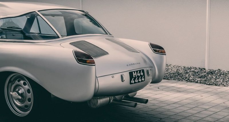 Гоночный Gloeckler-Porsche 356 Coupe 1954 года