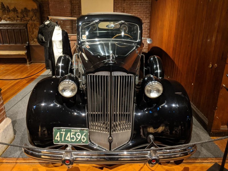Packard Super Eight (1937)