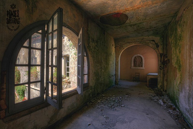 Атмосферные снимки заброшенного монастыря в Италии