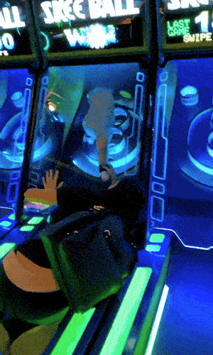 Гифки с девушками