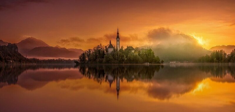"Оранжевое озеро Блед". Словения