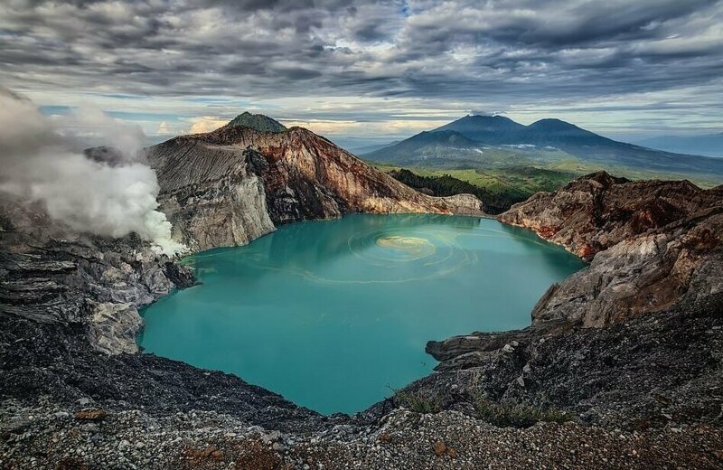 "Голубой кратер Иджен". Восточная Ява, Индонезия.