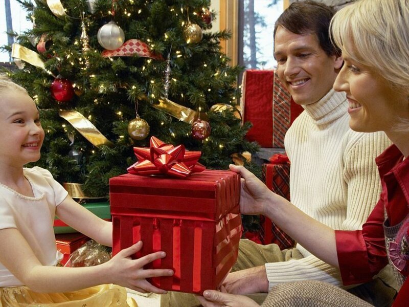 Как появилась традиция дарить подарки?
