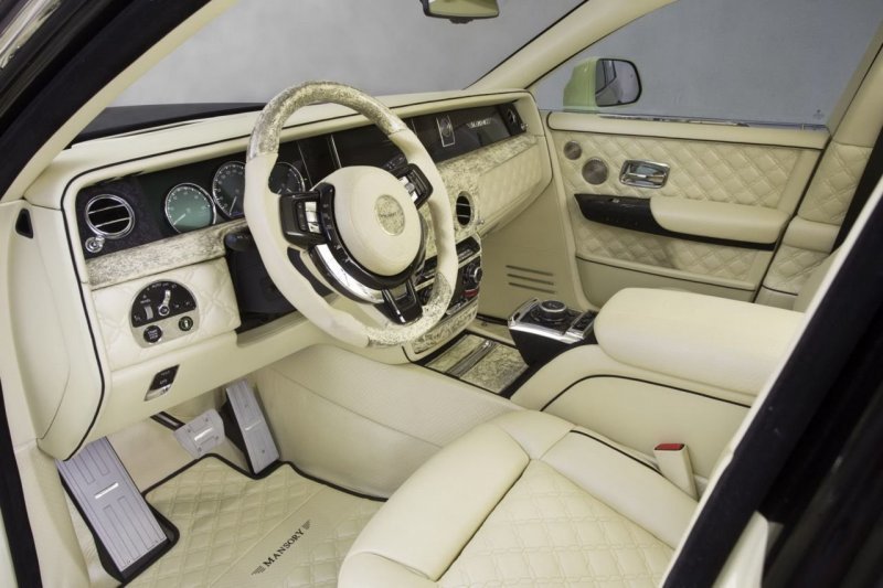 Новый Rolls-Royce рэпера Дрейка с золотой совой инкрустированной бриллиантами
