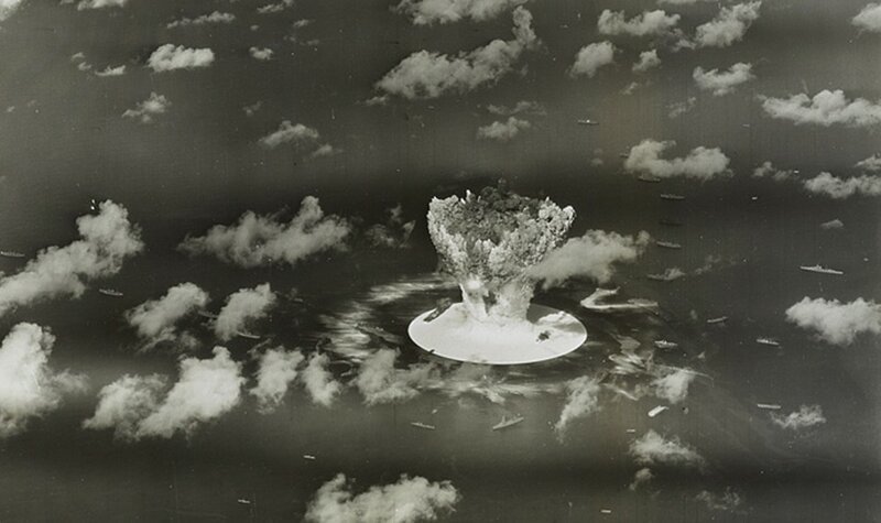 Убийственная красота ядерного взрыва: 25 жутких исторических снимков