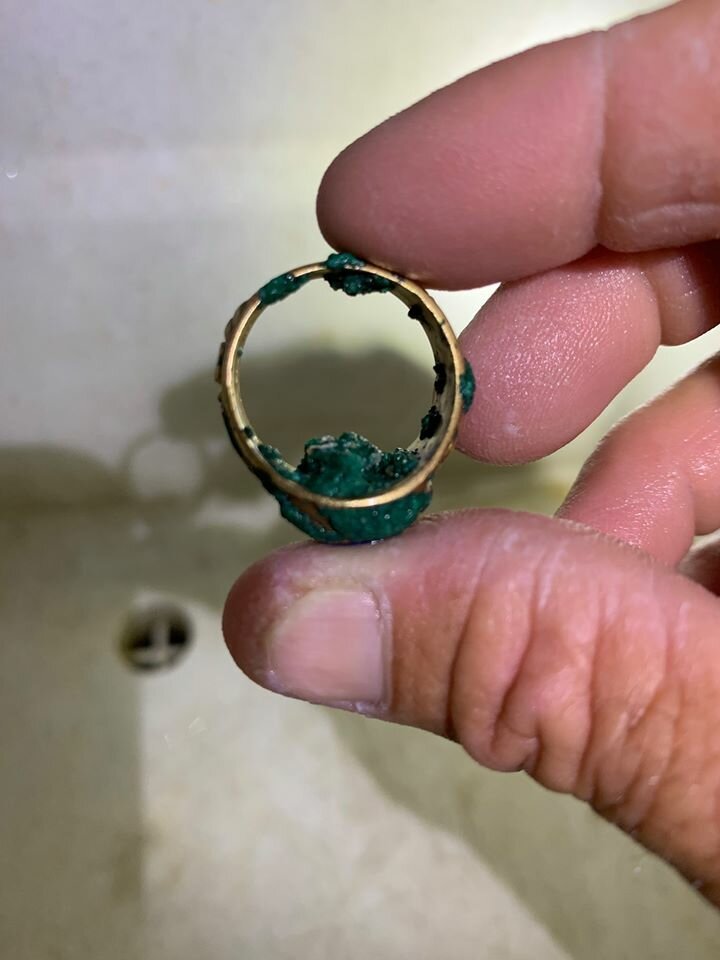 На пляже нашли кольцо, которое было потеряно 50 лет назад