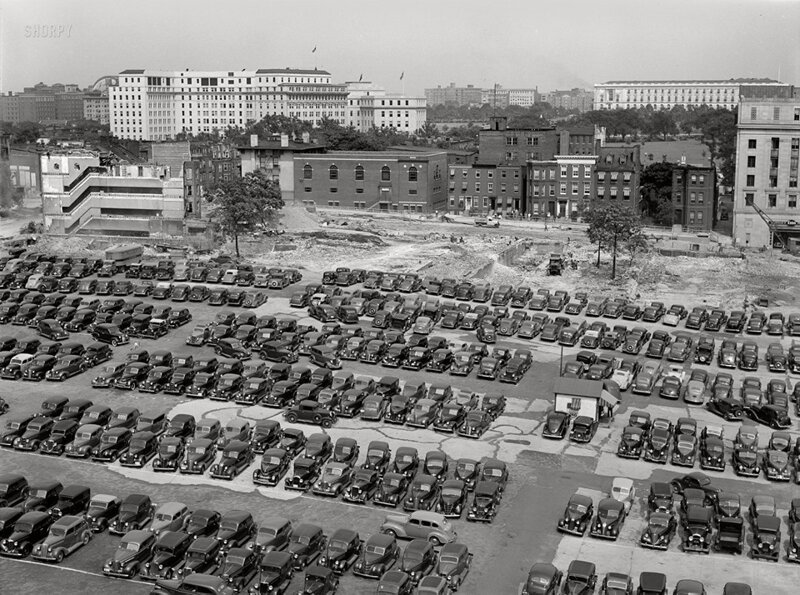 Автомобили на парковке в Вашингтоне, июль 1939 года. 