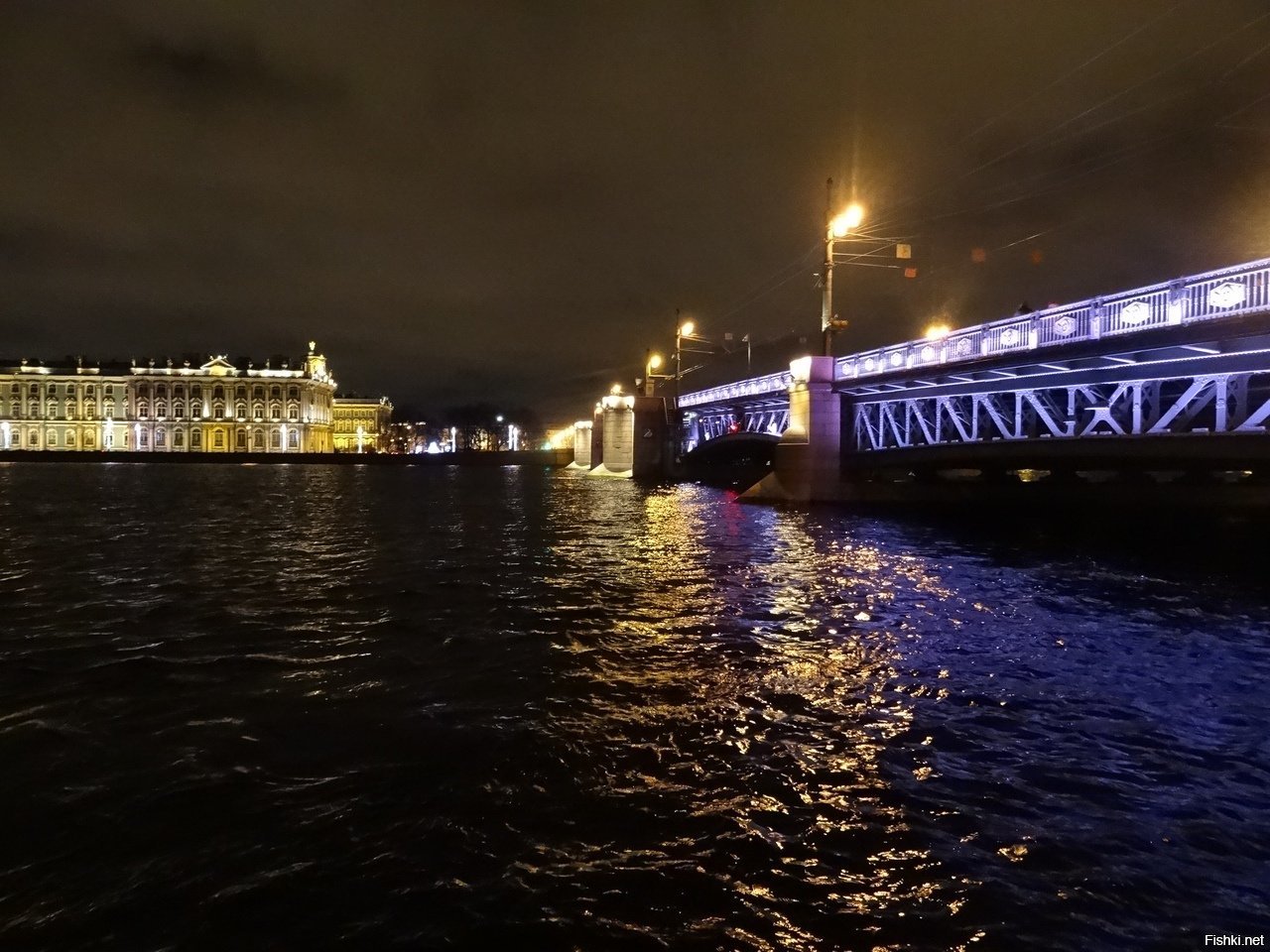 Дворцовый мост санкт петербург 2 класс. Дворцовый мост. Дворцовый мост 2013 года. Дворцовый мост камеры. Дворцовый мост днем закрытый.