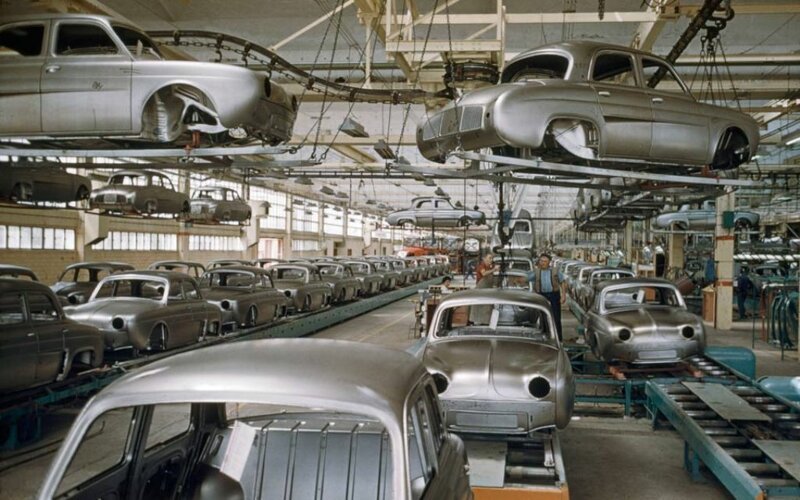 Завод Renault в Париже, 1959 (автор фото Marc Riboud):