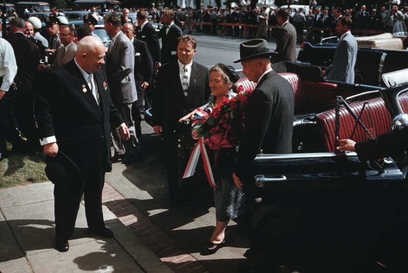 15-27 сентября 1959 г. состоялся первый визит советского лидера в США: 