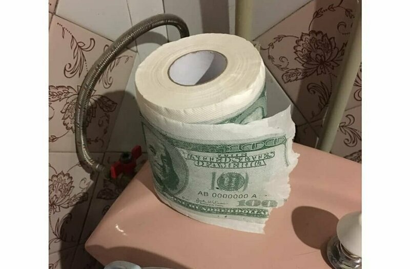 1. "Попросила мужа купить туалетную бумагу. Теперь живем, как мажоры"