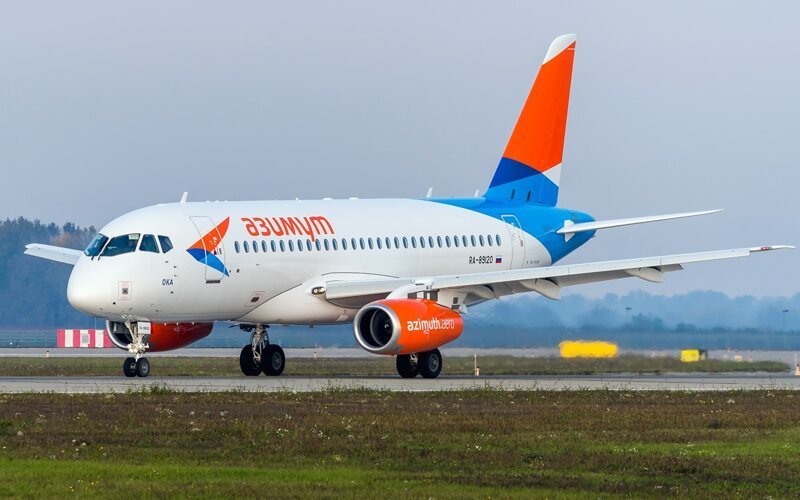 Авиакомпания «Азимут» получила очередной пассажирский самолет Сухой Суперджет 100