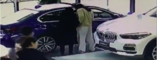 Парень специально повредил авто, чтобы вынудить отца купить его
