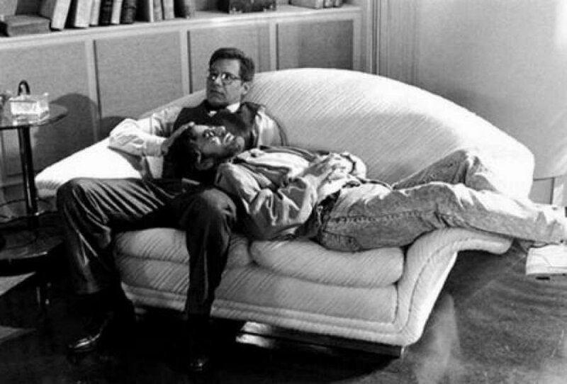 Харрисон Форд и Стивен Спилберг во время перерыва на съемках фильма "Индиана Джонс и последний крестный ход", 1988 год 