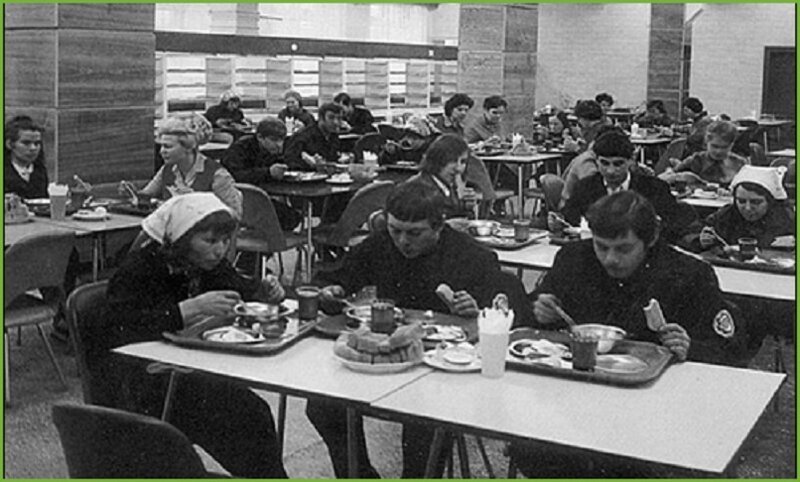 Обед в советской столовой фото