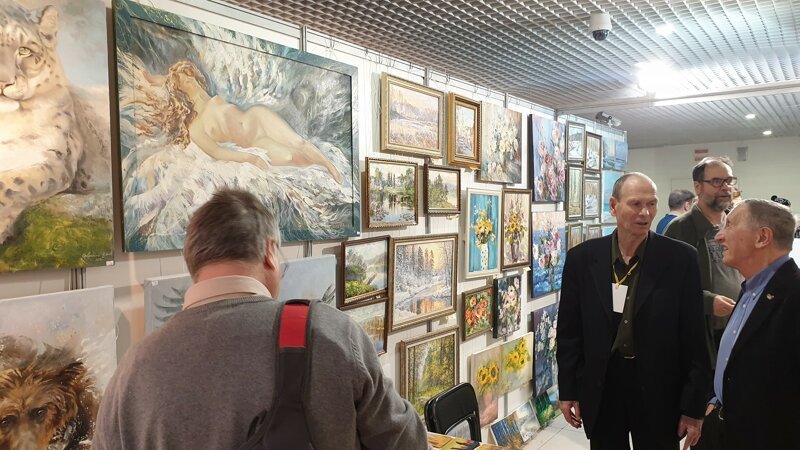 На Урале прикрыли голых женщин на картинах местных художников