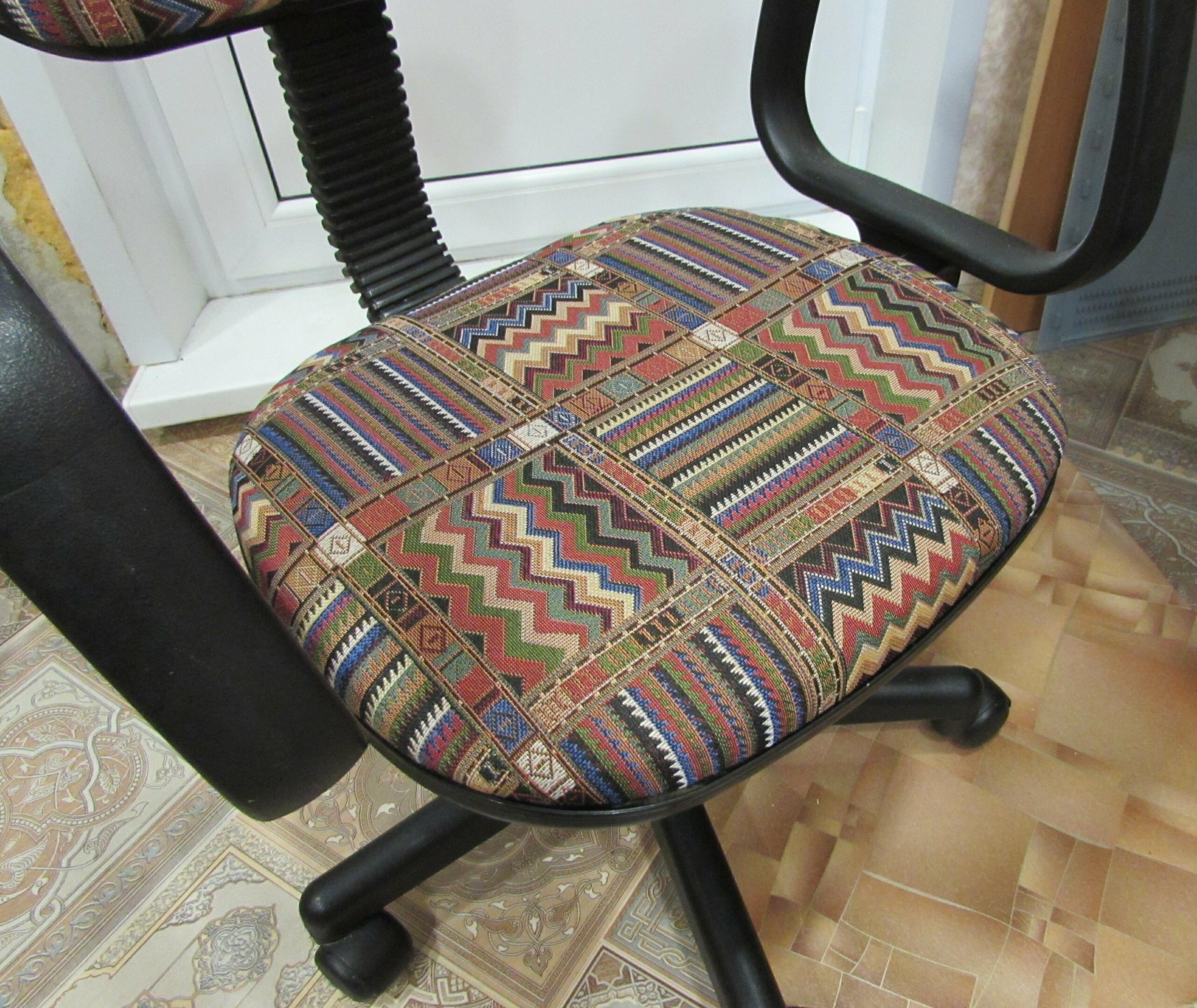 Материал для обивки офисных стульев