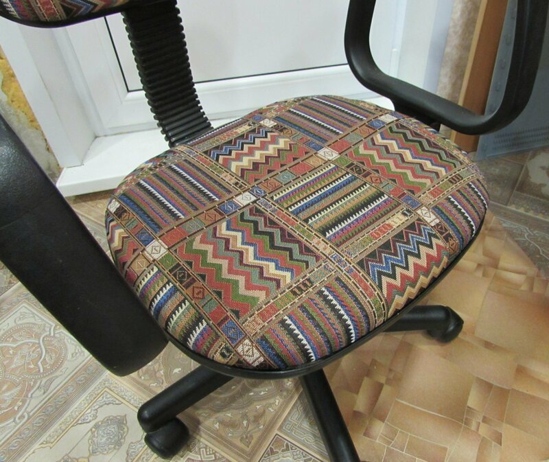 Ремонт домашнего "офисного" кресла. Перетяжка ткани и замена поролона