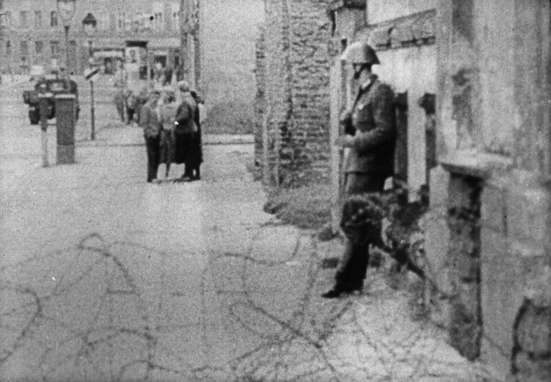 Знаменитое фото. Кто этот пограничник ГДР бежавший через колючку и как сложилась его судьба