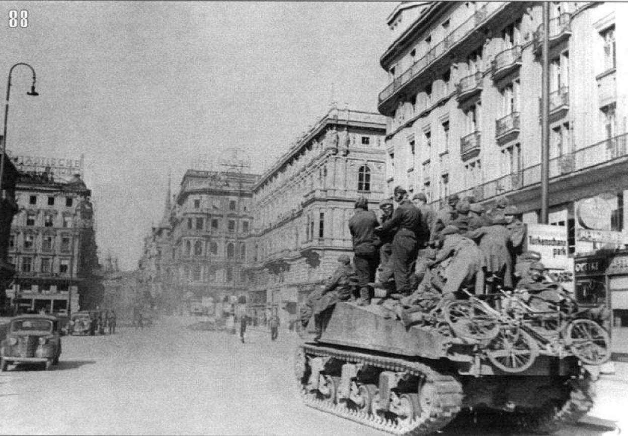 Взятие вени. Штурм Будапешта 1945. Освобождение Австрии 1945. Венская наступательная операция 1945.