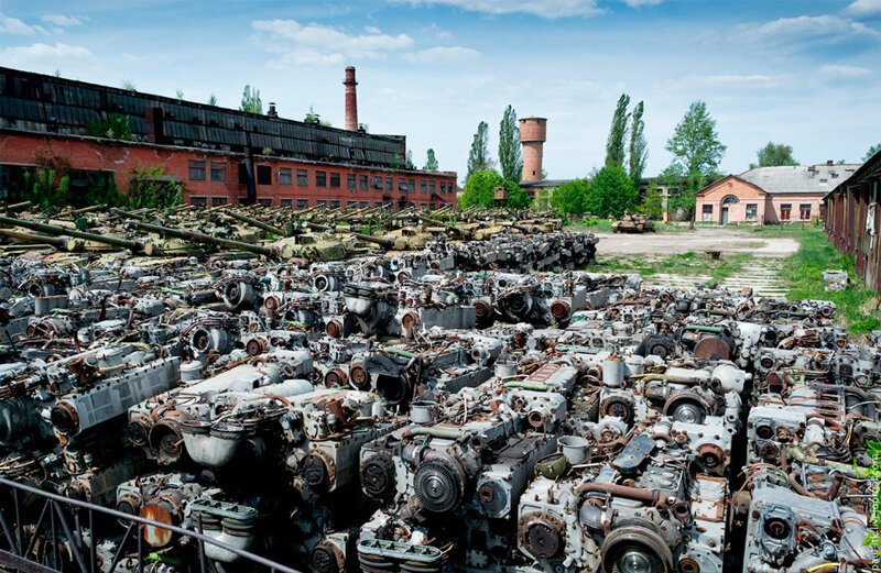 Потрясающие фотографии заброшенного бронетанкового завода в Харькове