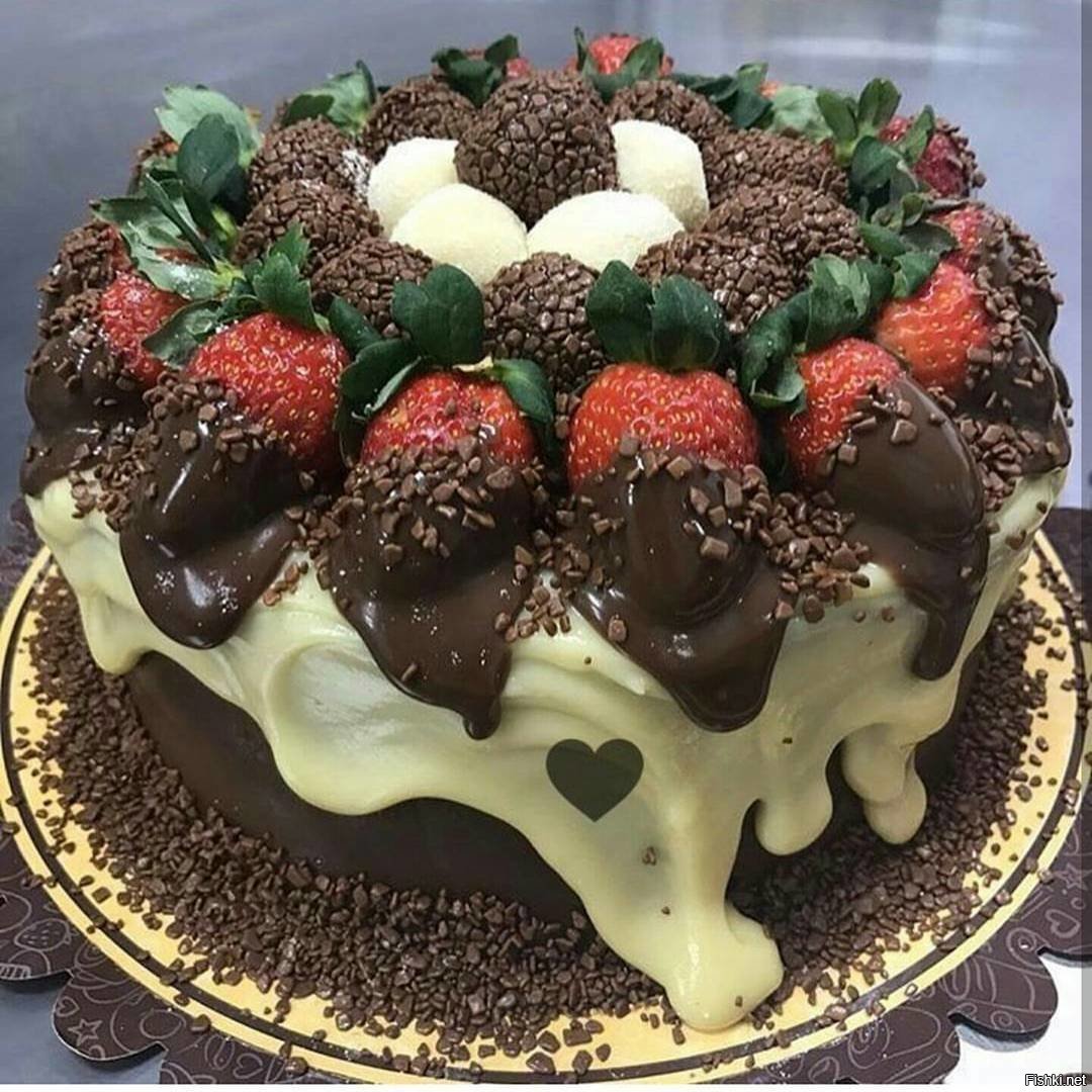 Большая картинка торта. Красивые торты. Шоколадный торт. Красивые и вкусные тортики. Украшение торта.