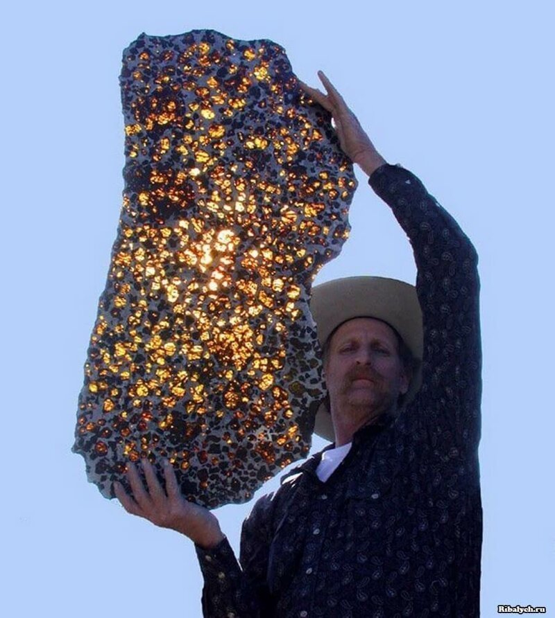 Метеорит Фукан имеет возраст в 4,5 миллиарда лет.