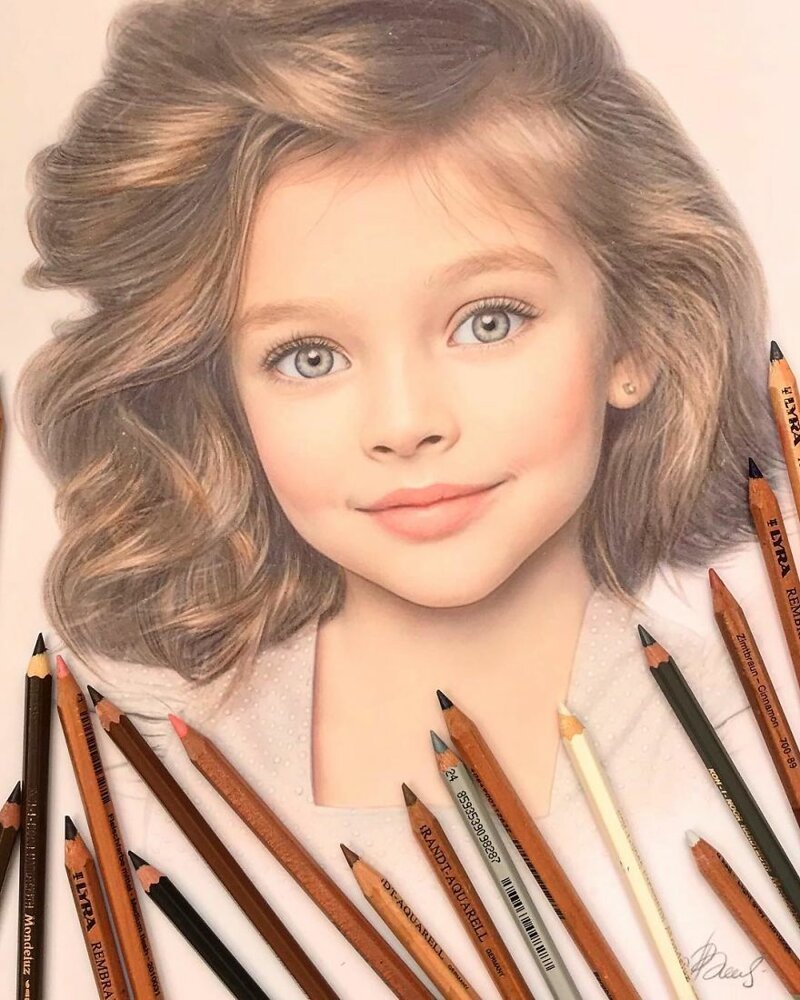 Портрет ребенка цветными карандашами