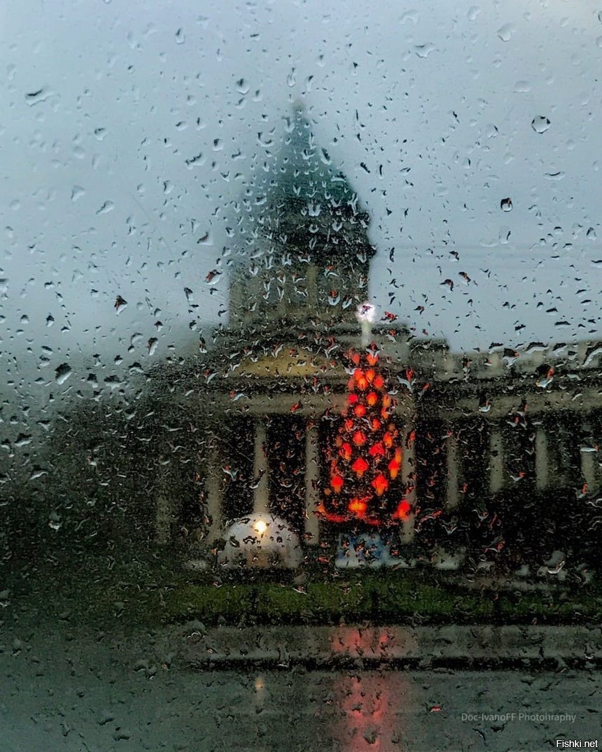 Дождь колодец. Дождливый Петербург. Дождь в Петербурге. Дождь зимой в Питере. Дожди на Юпитере.