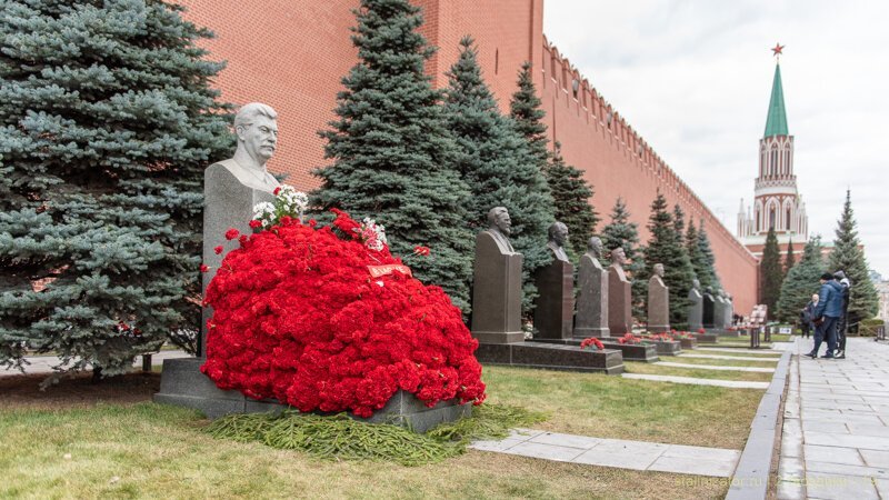 14 000 алых гвоздик для товарища Сталина