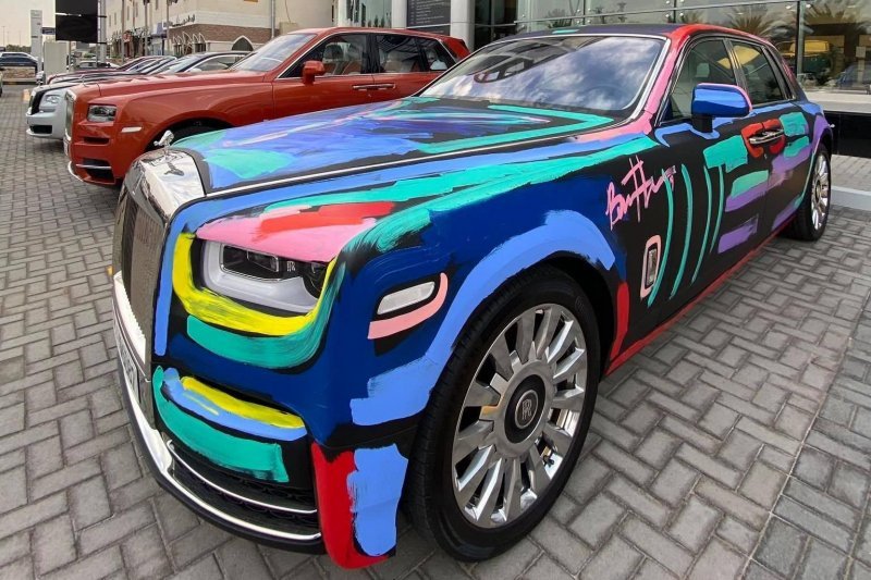Уличный художник превратил Rolls-Royce Phantom в объект современного искусства