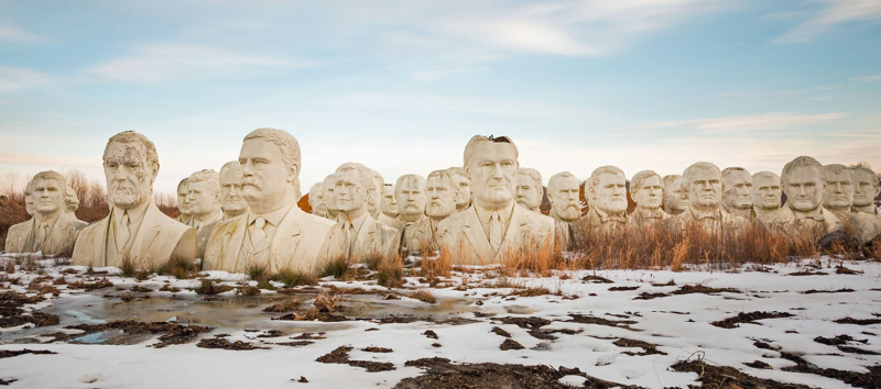 От танков и телефонных будок до президентов США — самые необычные кладбища мира