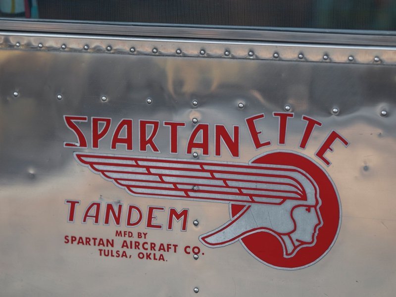 Spartan Spartanette Tandem 131 — роскошный кемпер 1953 года для путешественников во времени
