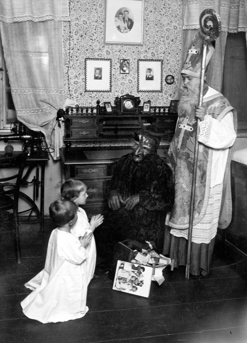 Незабываемая встреча со святым Николаем и его помощником Крампусом, 1930 год
