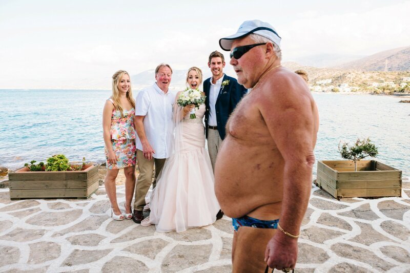                             "Свадьба на пляже – это так романтично..." - говорила невеста.