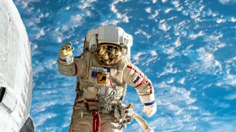 Космонавты с борта МКС поздравили россиян с Новым годом