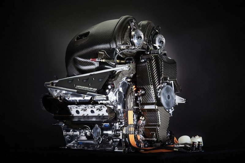 Силовая установка Mercedes-AMG – самая успешная в гибридную эру