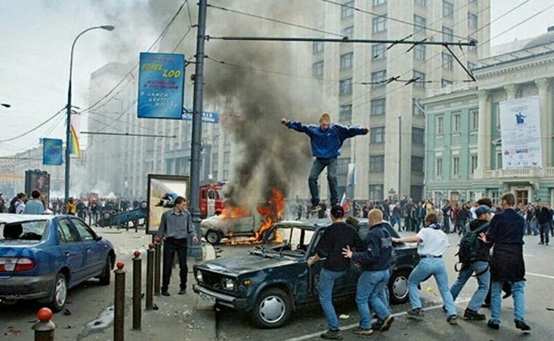 Беспорядки на Манежной площади после футбольного матча 2002 год 