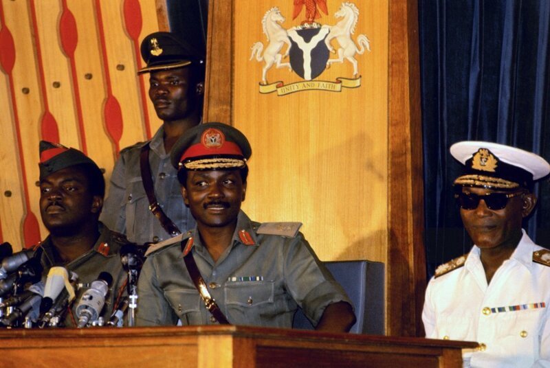 22 января 1970 года. Лидер Нигерии генерал-майор Якубу Говон (в пилотке) на пресс-конференции в Лагосе.
