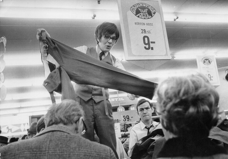 Январь 1970 года. Западный Берлин. Распродажа.