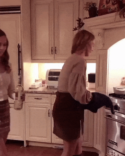 Гифки с девушками