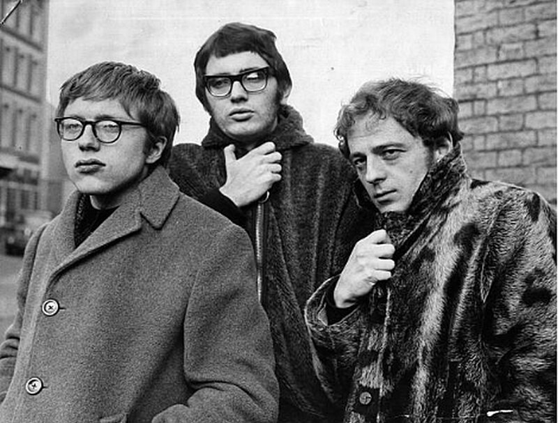 енри Лоутер, Том МакГиннесс и Майк Хагг - три члена группы «Манфред Манн».15 января 1966 года. 