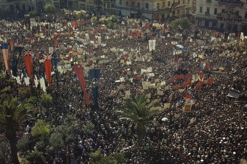18 октября 1944 на главной площади Афин огромный митинг приветствовал создание нового греческого правительства
