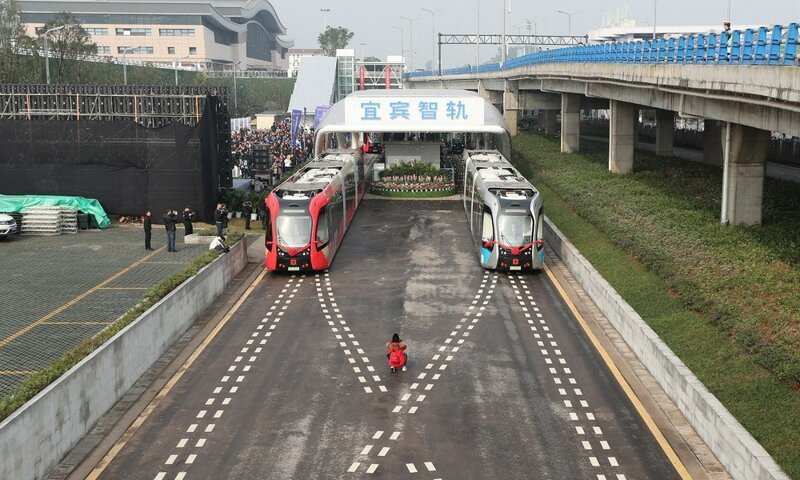 Китайские безрельсовые поезда