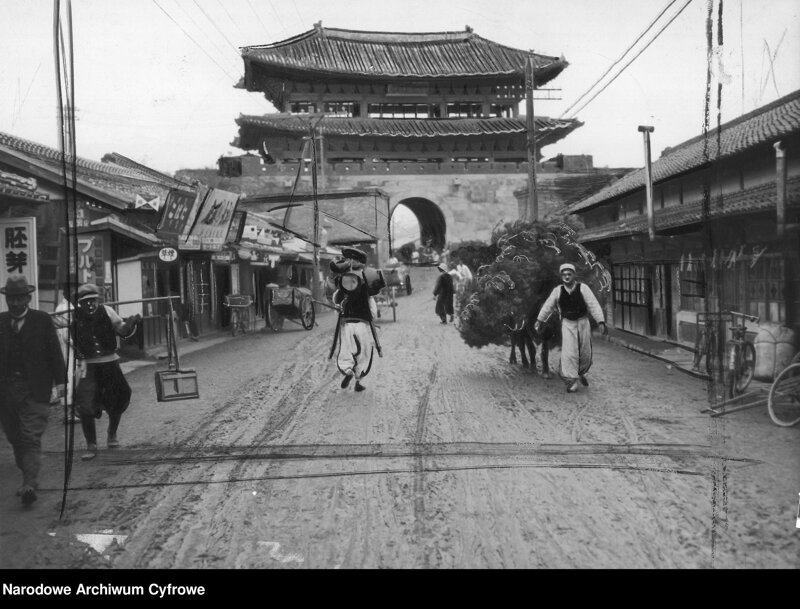 Главная городская улица. Сеул. 1932.