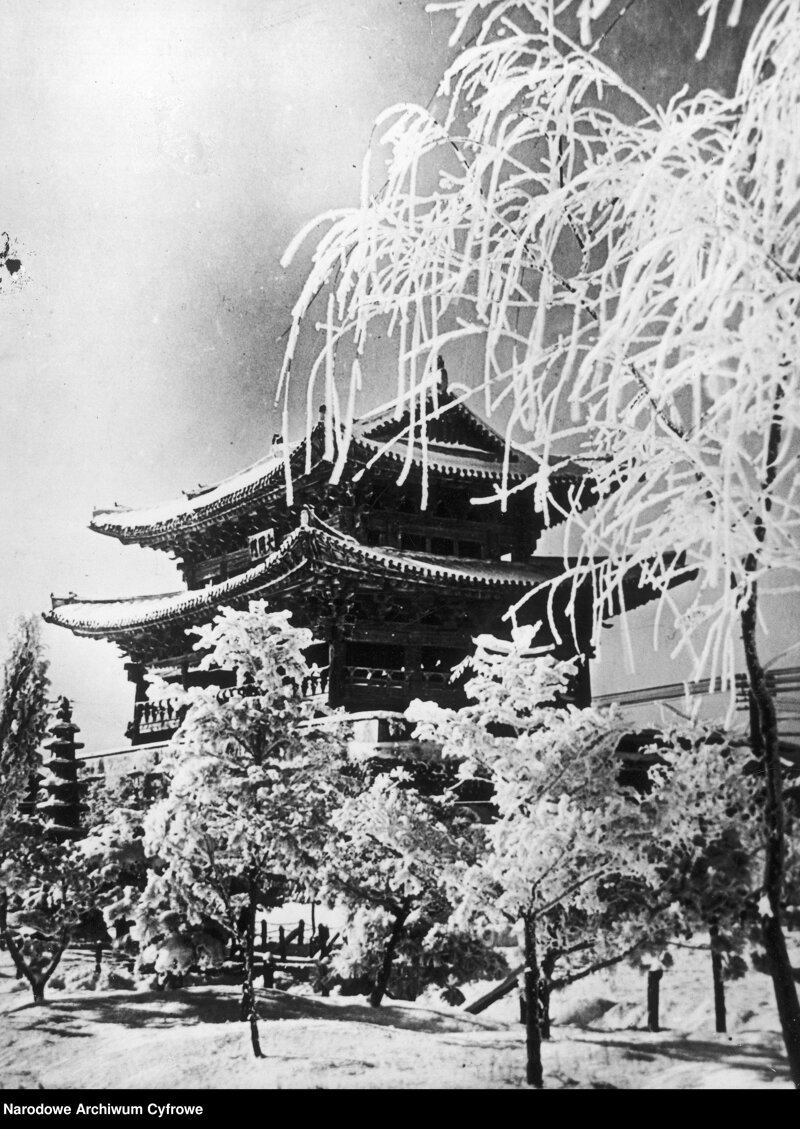 Пагода покрытая инеем. 1938.
