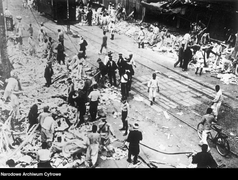 Антикитайские беспорядки в Корее. Китайская собственность, уничтоженная корейцами после Ванпаошаньского инцидента. 1931. 