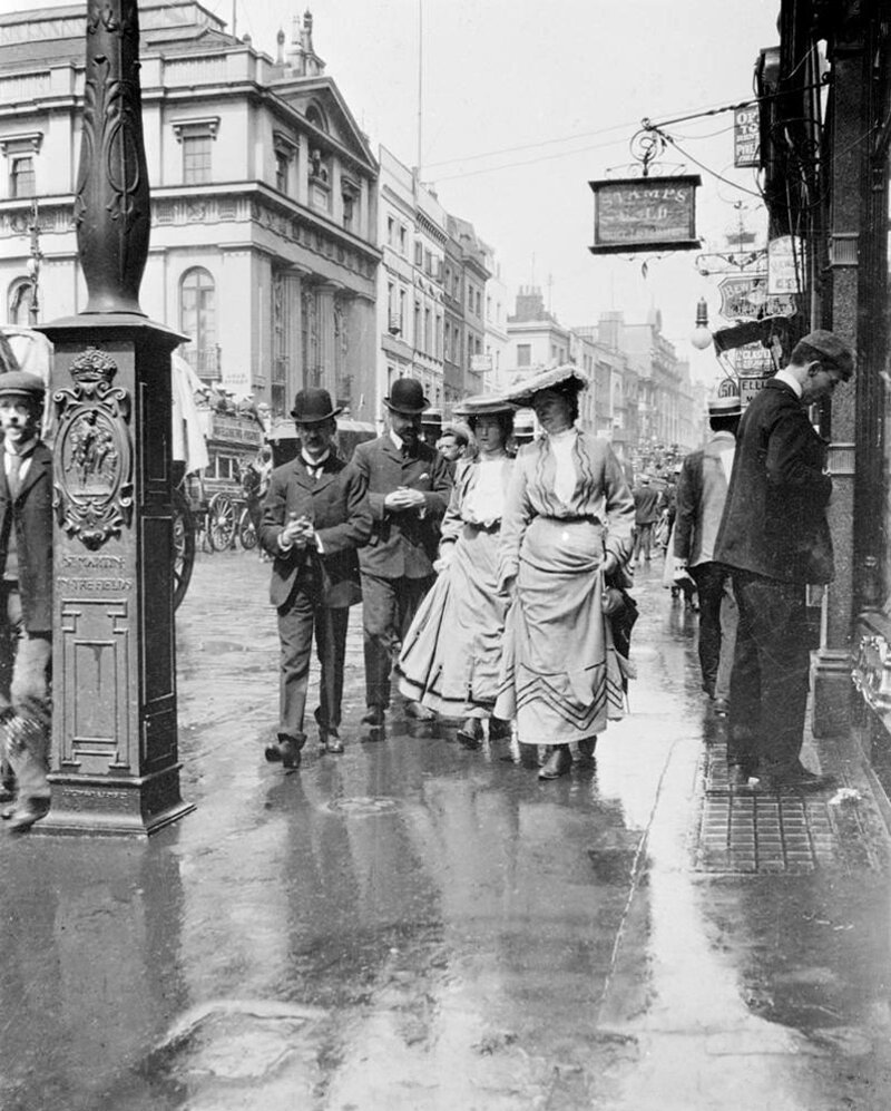 После дождя, Оксфорд-стрит, Лондон. 1889 год.