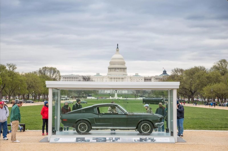 Оригинальный Mustang из фильма на экспозиции в Вашингтоне