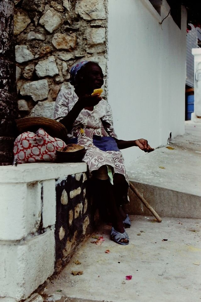 31 цветная фотография, документирующая жизнь Гаити в 1970-е
